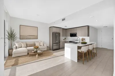 2000 Metropica Way #417 1