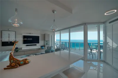 16711 Collins Ave #2505 1