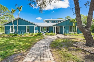 2121 SW Racquet Club Dr 1