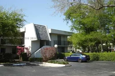 4000 N Cypress Dr #205 1