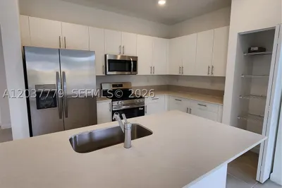 263 SE 11th Ct 0 1