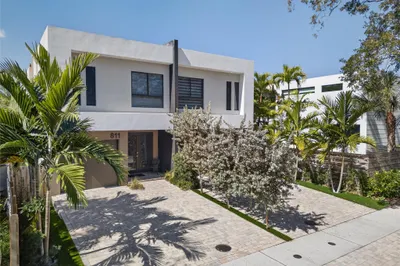 811 SW 10th Terrace 1