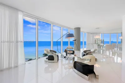 2711 S Ocean Dr #902 1