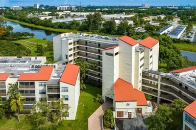 2314 S Cypress Bend Drive #Unit 313 1