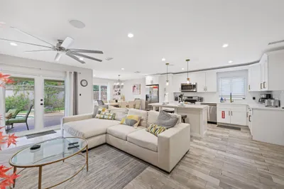 513 Curlew Road 1