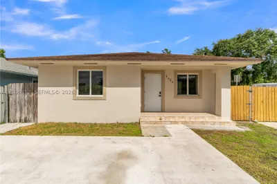 2425 NW 52nd St 1