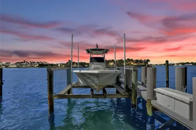 Boat slip with your lift!