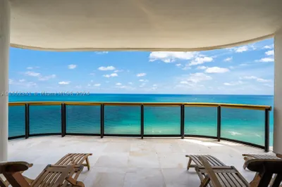 9999 Collins Ave #19D 1
