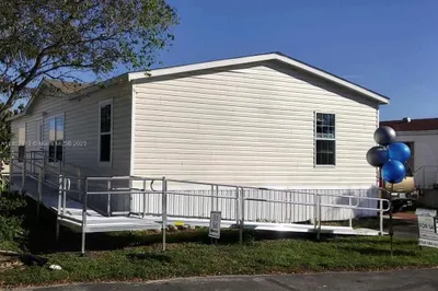 3286 SW 50th 1