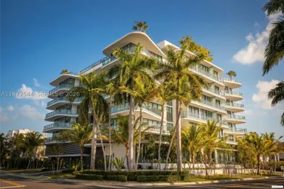 9901 W Bay Harbor Dr #403 1