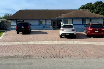 11810 NW 16th St 1