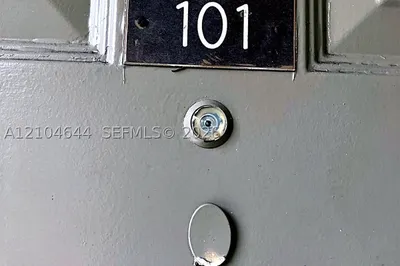 105 Gardens Dr #101 1