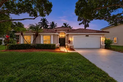5574 Bermuda Dunes Circle 1