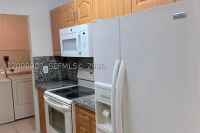 2870 NW 55th Ave #2B 1