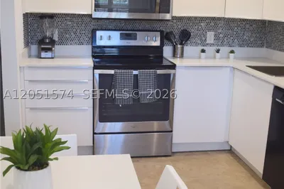 3970 Oaks Clubhouse Dr #306 1