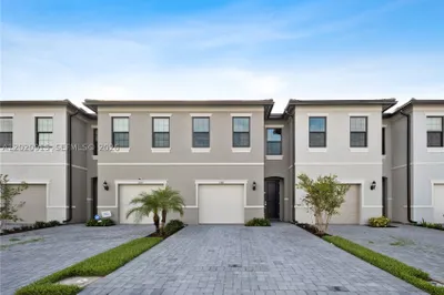 4488 E Appleton Cir E 1