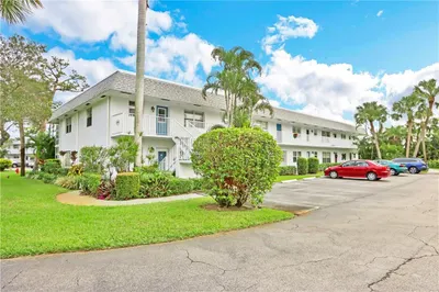 2929 SE Ocean #10 1
