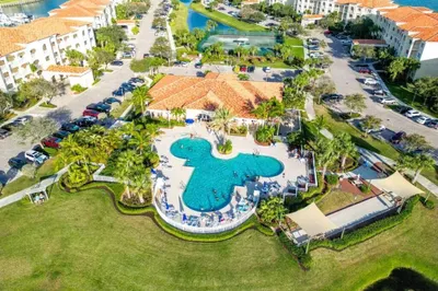 27 HARBOUR ISLE Drive W #305 1