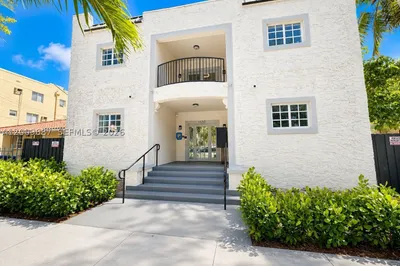 1132 NW 3rd St 1