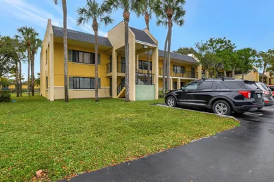 512 Meadows Circle #512 1