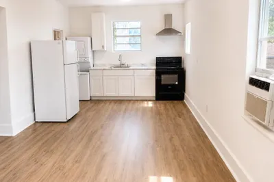 528 SW 3rd Street 1