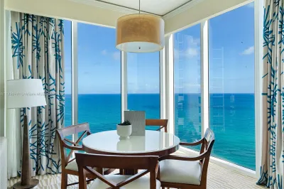 18001 Collins Ave #2009 1