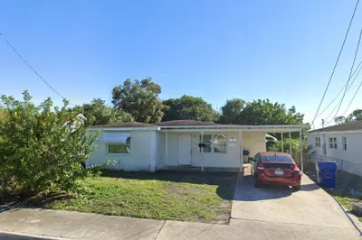 1209 W 34th Street 1