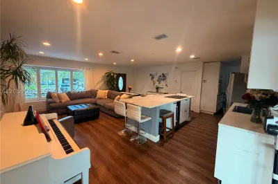 1760 SW 12th St 1