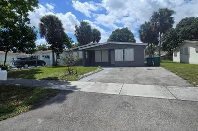 3860 NW 8th Place 1