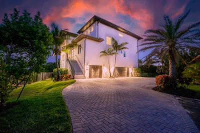 7683 Pelican Pointe Drive 1