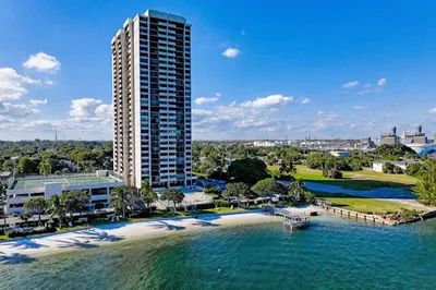 Directly on Intracoastal