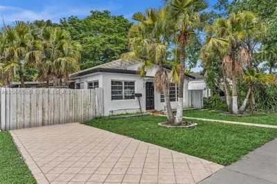 1943 Rodman St 1