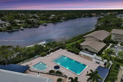 9140 SE Riverfront Ter #H