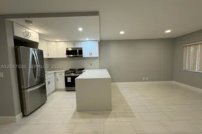 500 W Village Green Cir W #215 1