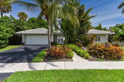 880 Hickory Terrace 1