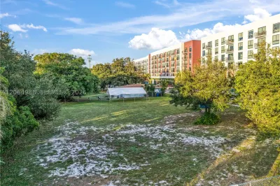 501 NW 7th Ter 1
