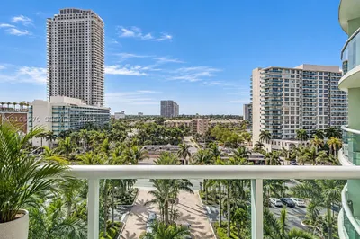 3901 S Ocean Dr #8S 1