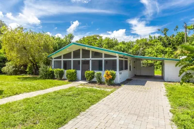 2736 Atlantic Boulevard 1