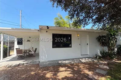 929 SW 10th Ave 0 1