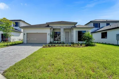 5736 SW 104th Ter 1