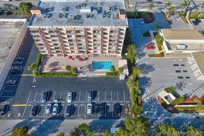 2200 E Hallandale Beach Blvd #203 1