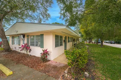 8885 NE 8th Ct 1