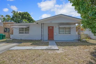 4642 NW 44th Court 1