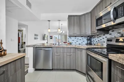 4311 Crystal Lake Drive #418 1