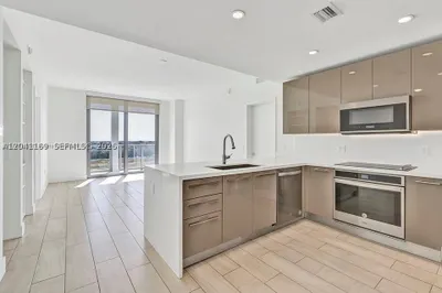 2000 S Metropica Way #907 1