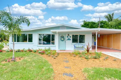 1315 NE Flora Place 1