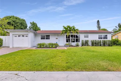 321 NW 39th Street 1