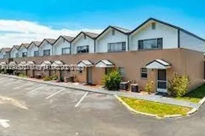 1711 Dixon #208 1