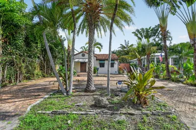 109 George Bush Boulevard 1