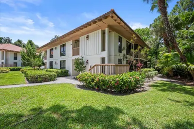 221 Brackenwood Terrace 1